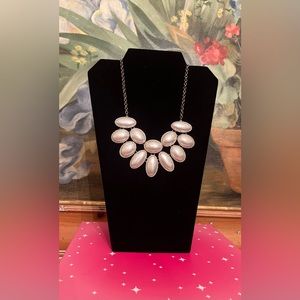 FAUX PEARL STATEMENT NECKLACE